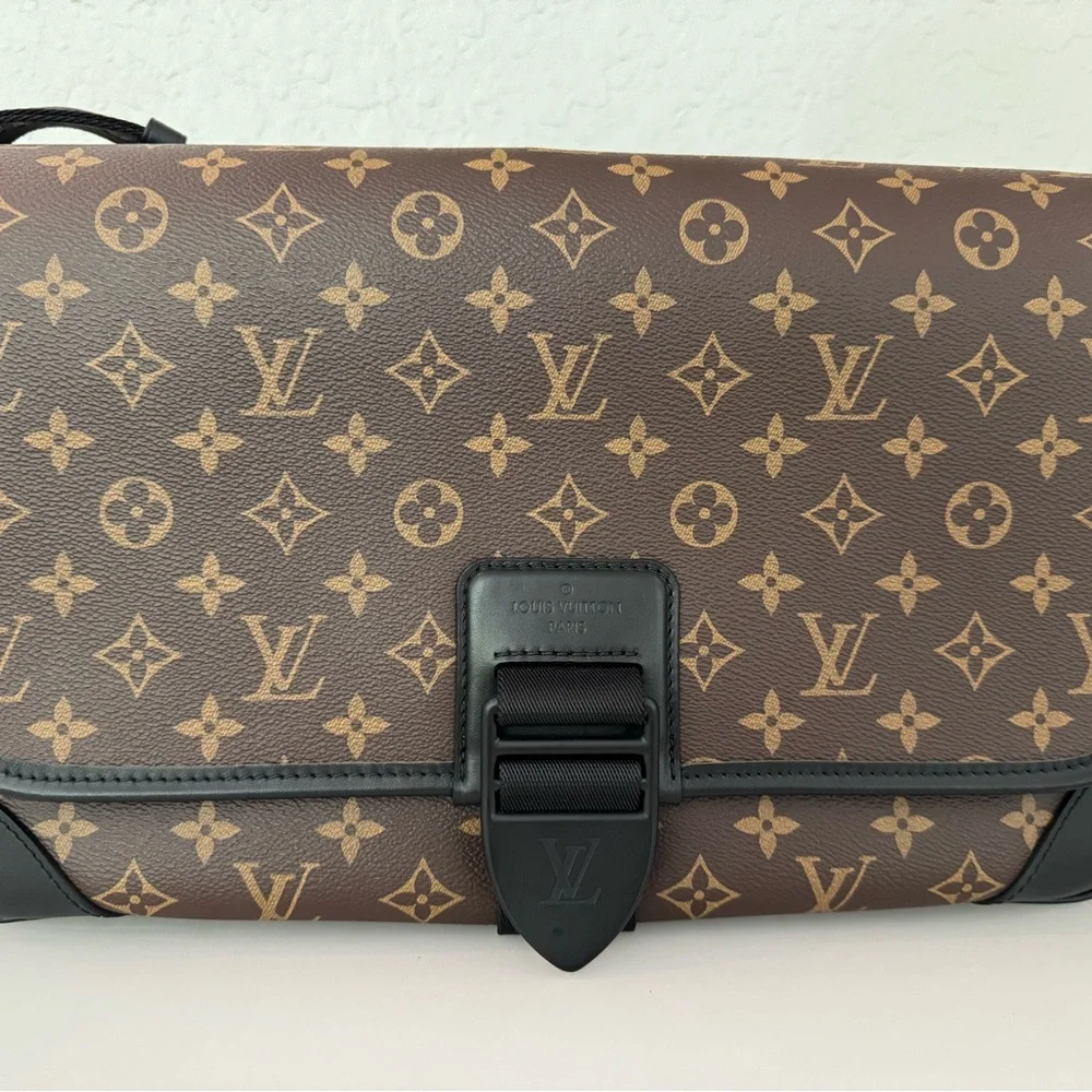 Louis Vuitton Monogram Messenger Bag in Brown and Black - Picture 6 of 16